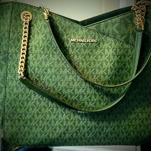 Michael Kors Jet Set Shoulder Bag